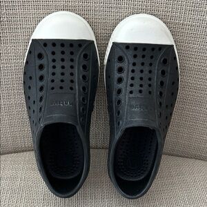 Native Shoes, Size C9, Like New, Black